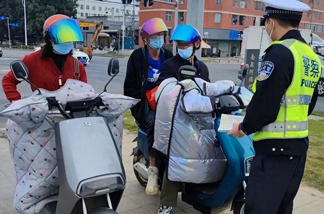 动车上路有“5不能”新要求别被罚了才知道龙8国际龙8网站2025年2月起执行电